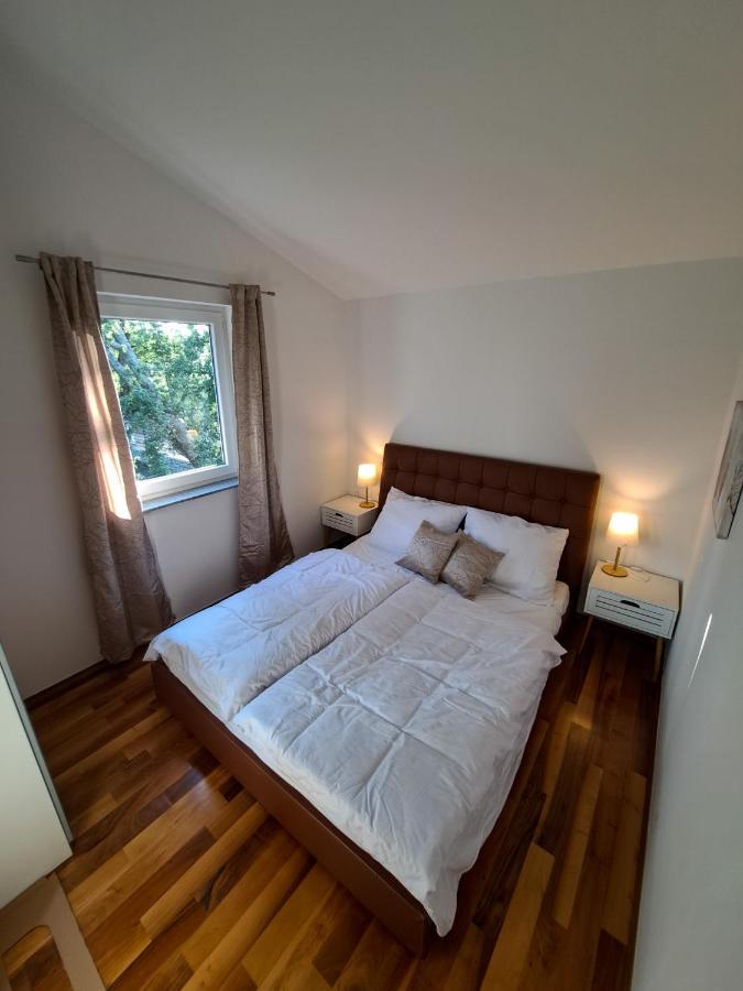 Apartments Villa Sotlar With Pool ウマグ エクステリア 写真